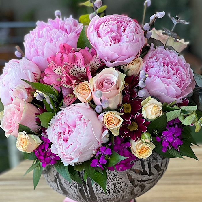 Bahriye Şakayık ve Güller